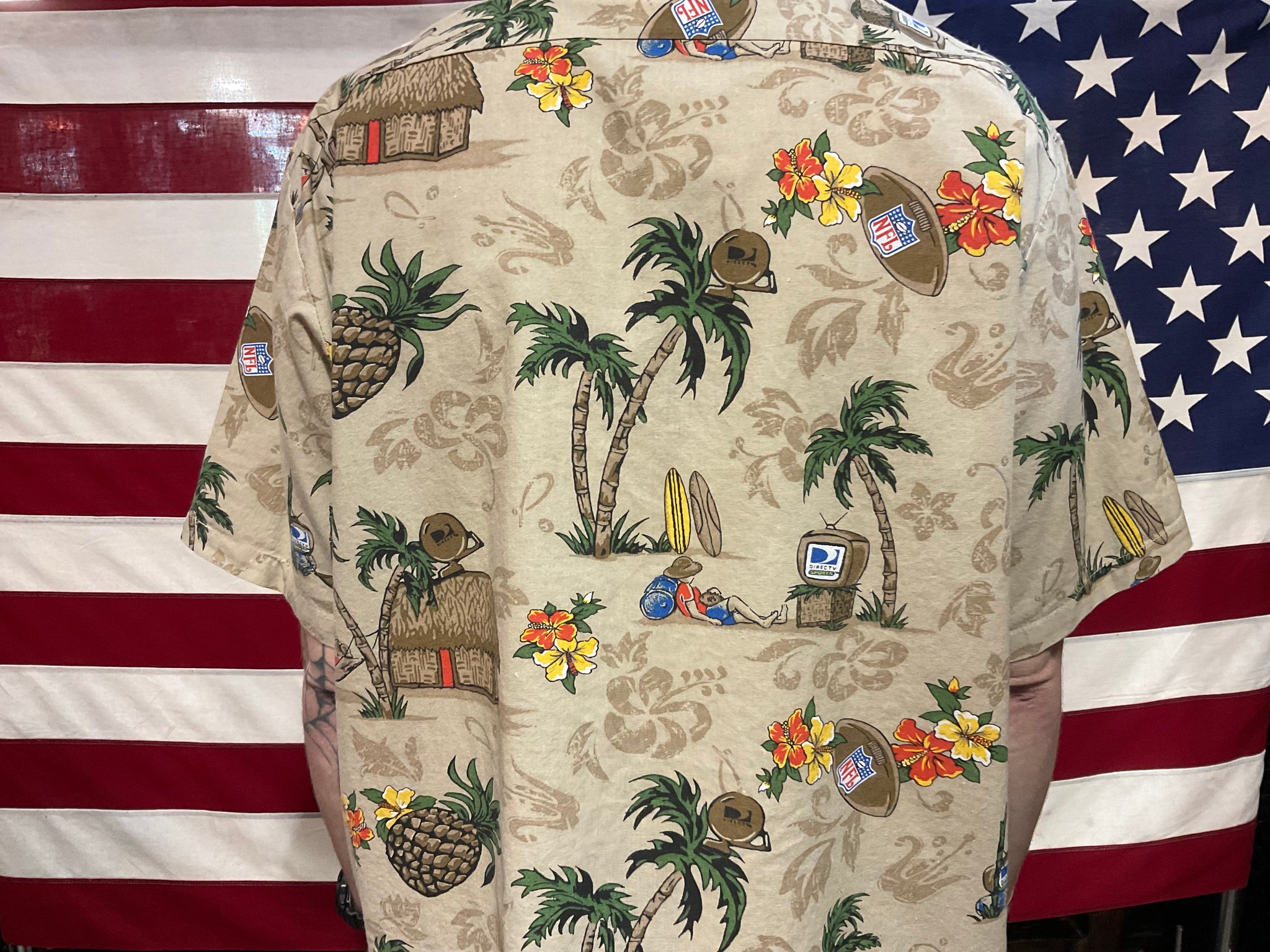 NFL Directv  Sports 90’s Cotton Printed Mens Hawaiian Shirt By Scorpio Made In USA
