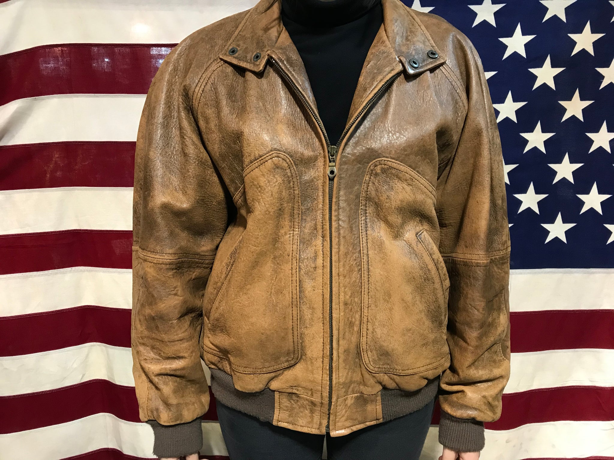Context 80’s Vintage Mens Leather Bomber Jacket – American Vintage