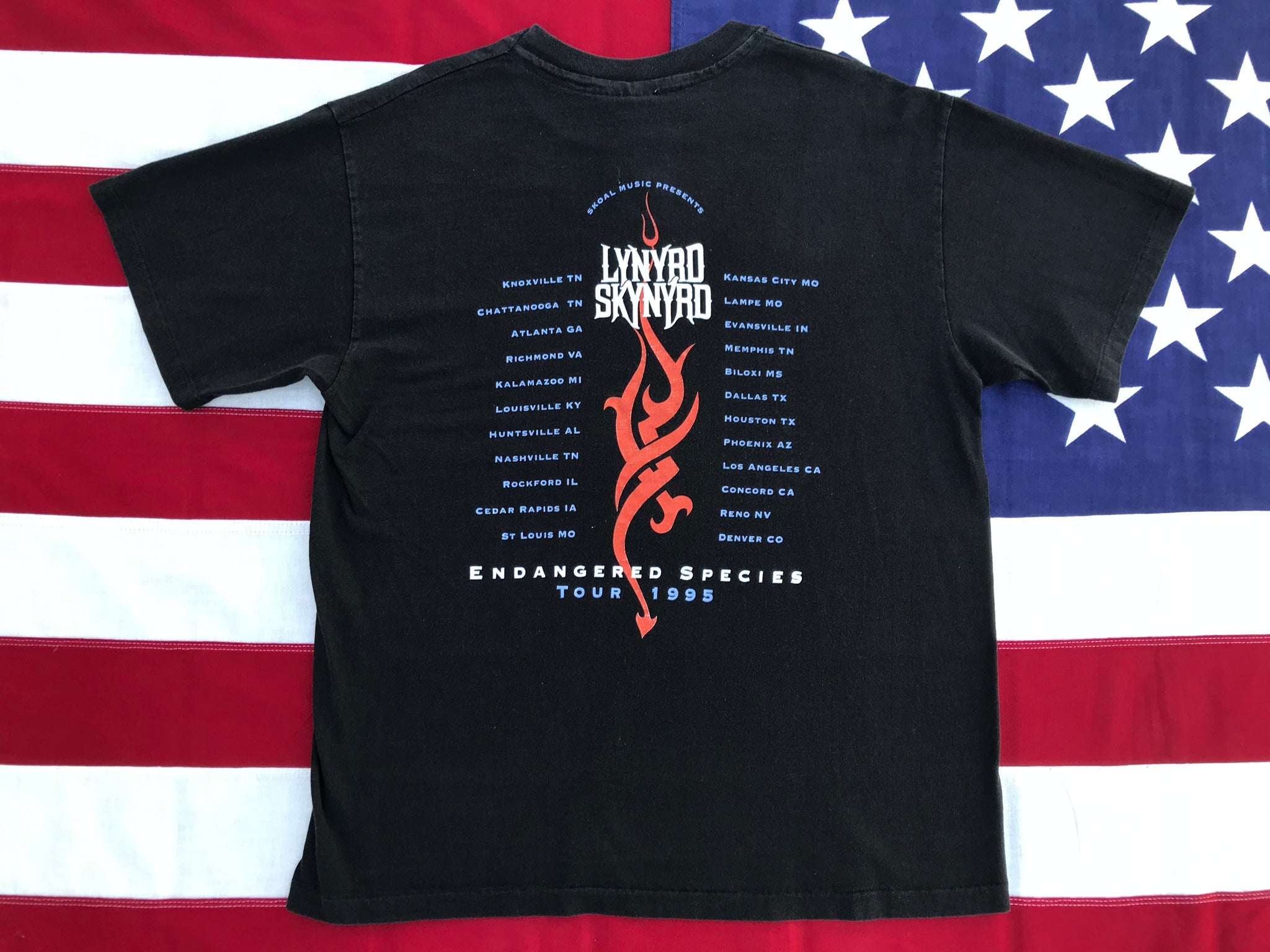 Lynyrd Skynyrd 1995 “ Endangered Species Tour “Original Vintage Rock T-Shirt by Hanes Made in USA