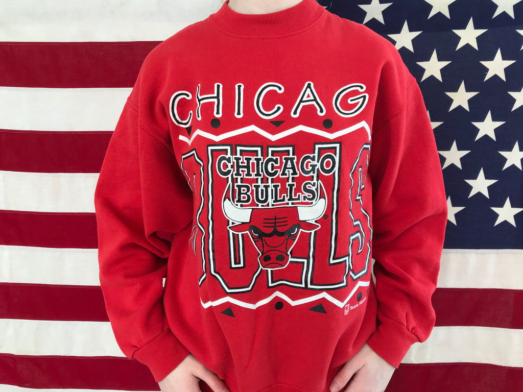 Chicago Bulls NBA 90’s Vintage Official Licensed Product Sporting Crew Sweat by Hanes Activewear USA