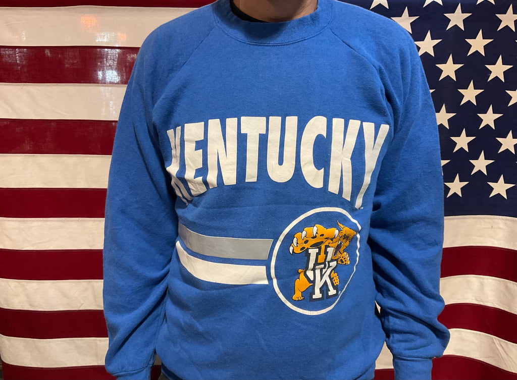 University of Kentucky™️ 90’s Vintage Crew Sporting Sweat by Fruit of the Loom Made in USA