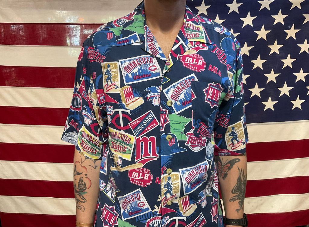 Minnesota Twins MLB Vintage 90’s Rayon Printed Mens Shirt By©️VF Imagewear USA