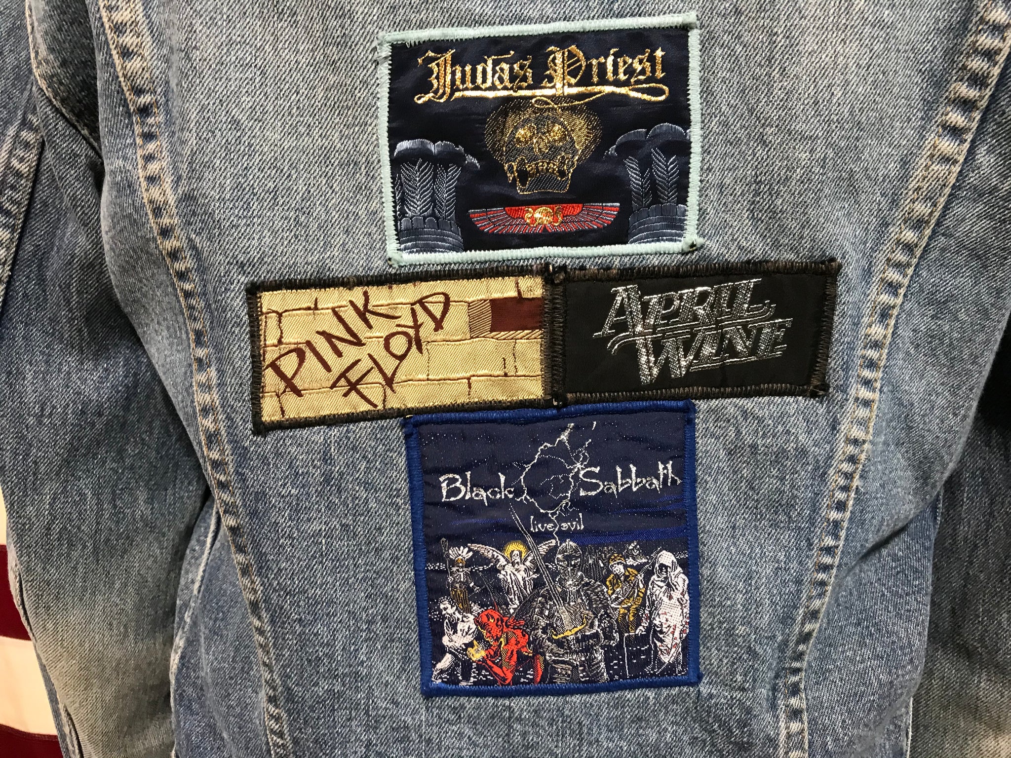 Levis Denim 70’s Vintage Mens 2 Pocket Trucker Jacket with 6 Rock Band Patches