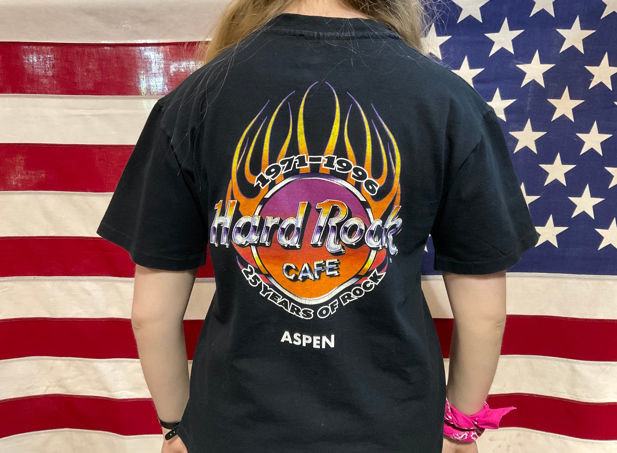 Hard Rock ®️Cafe Aspen 25 Years of Rock 1971-1996 Vintage 90’s T-Shirt Made in USA