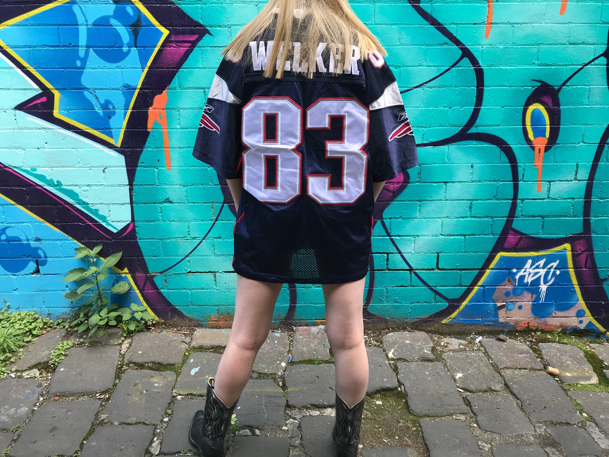 NFL New England Patriots Vintage 90's Mens Jersey “ Welker No 83 “ By –  American Vintage Clothing Co.